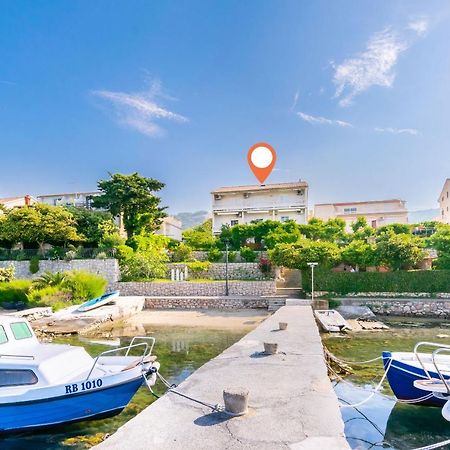 Apartments Biserka Barbat na Rabu Екстериор снимка