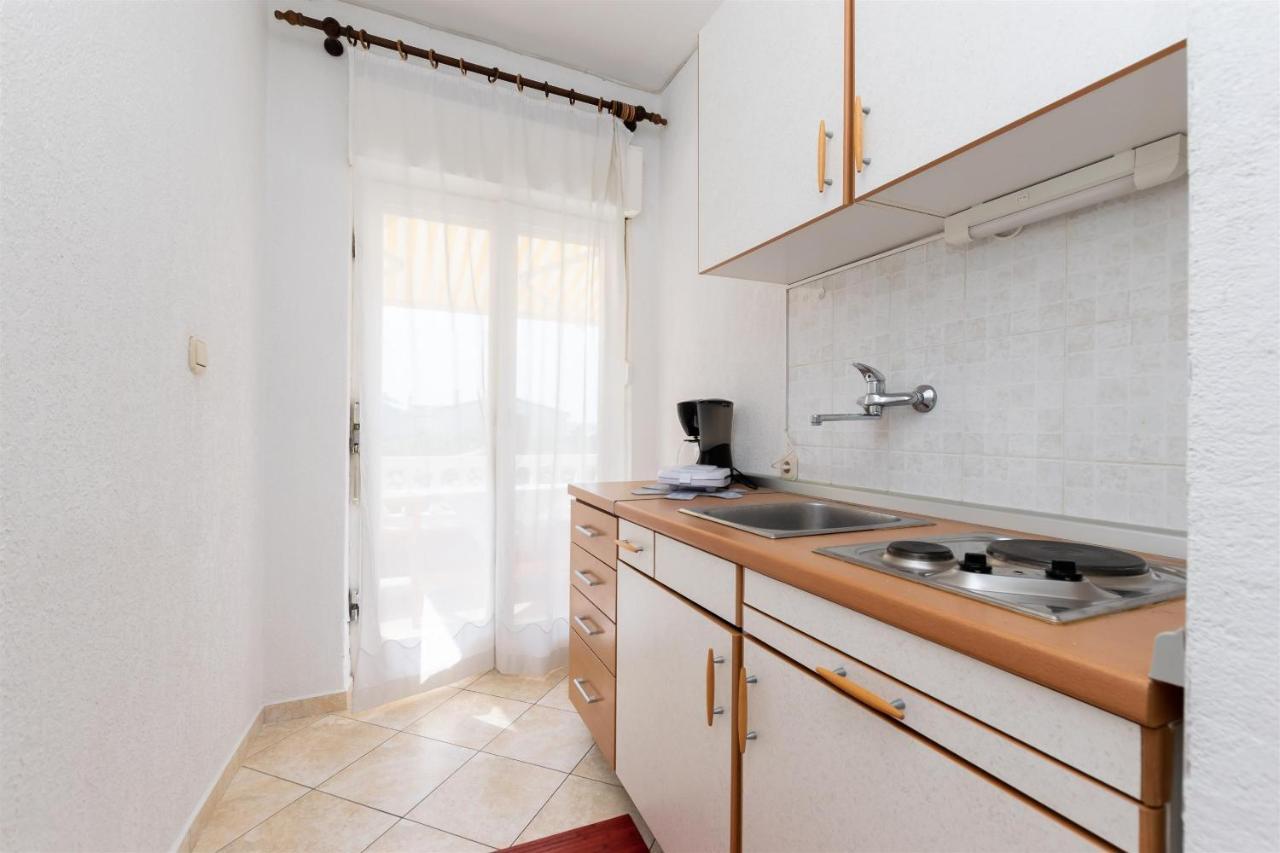 Apartments Biserka Barbat na Rabu Екстериор снимка
