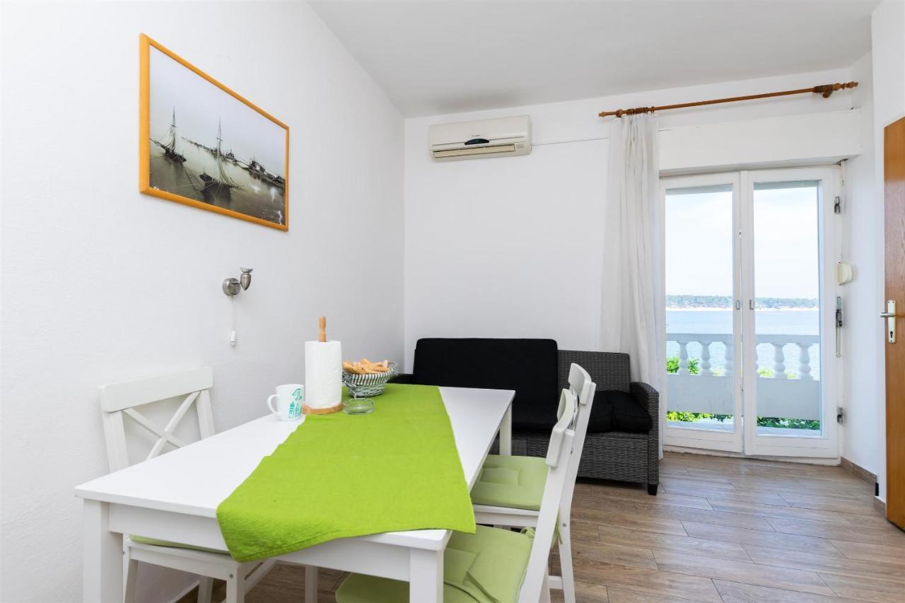 Apartments Biserka Barbat na Rabu Екстериор снимка