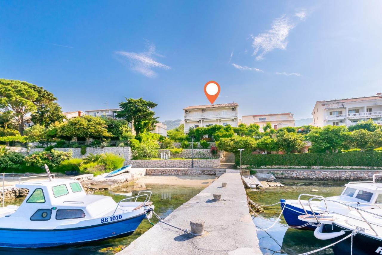 Apartments Biserka Barbat na Rabu Екстериор снимка