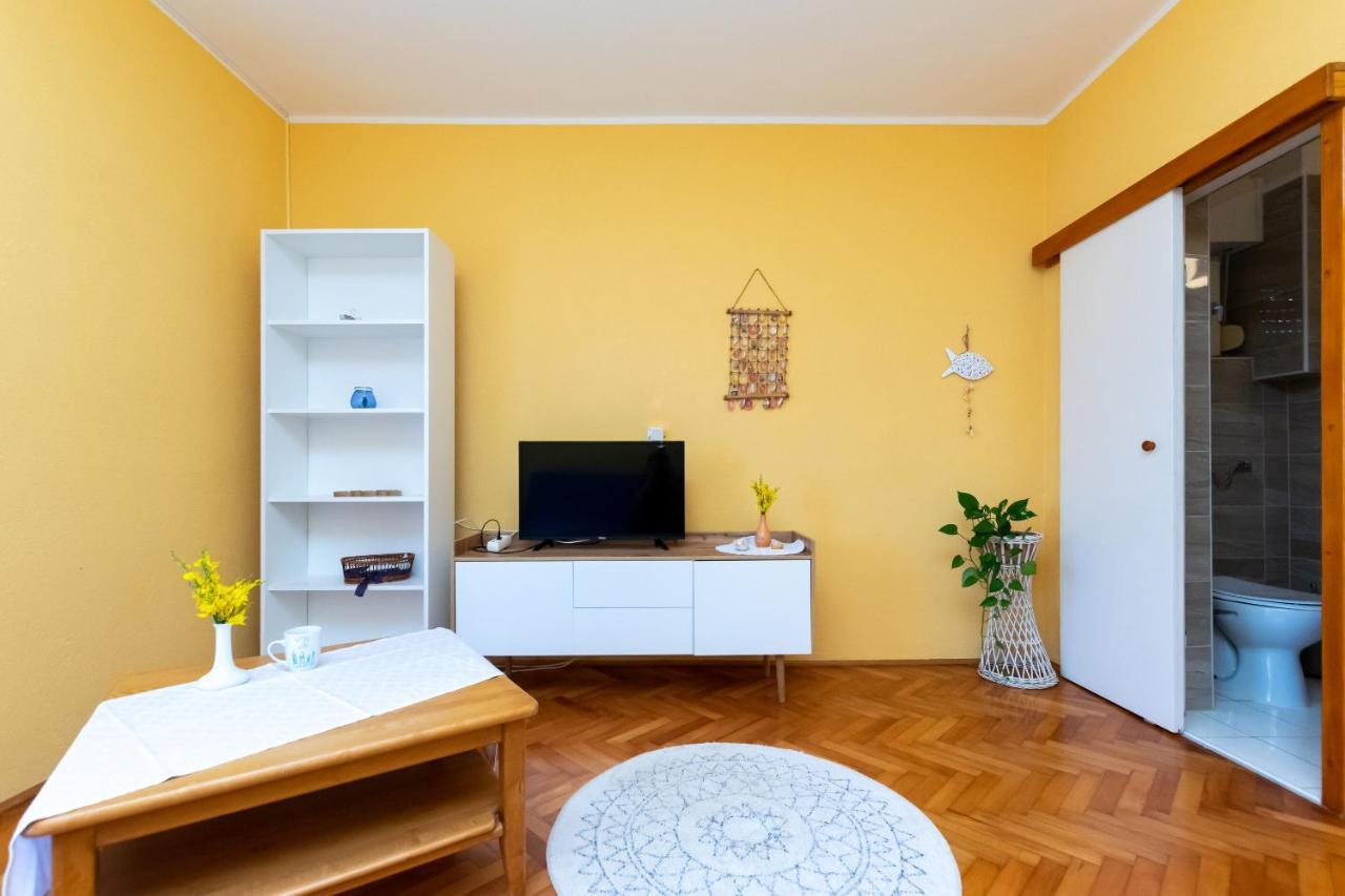 Apartments Biserka Barbat na Rabu Екстериор снимка