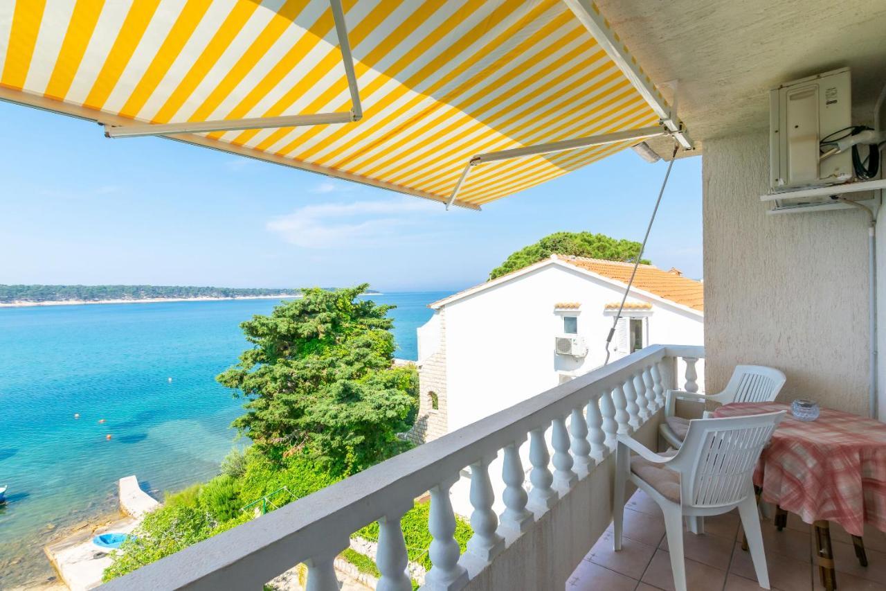 Apartments Biserka Barbat na Rabu Екстериор снимка
