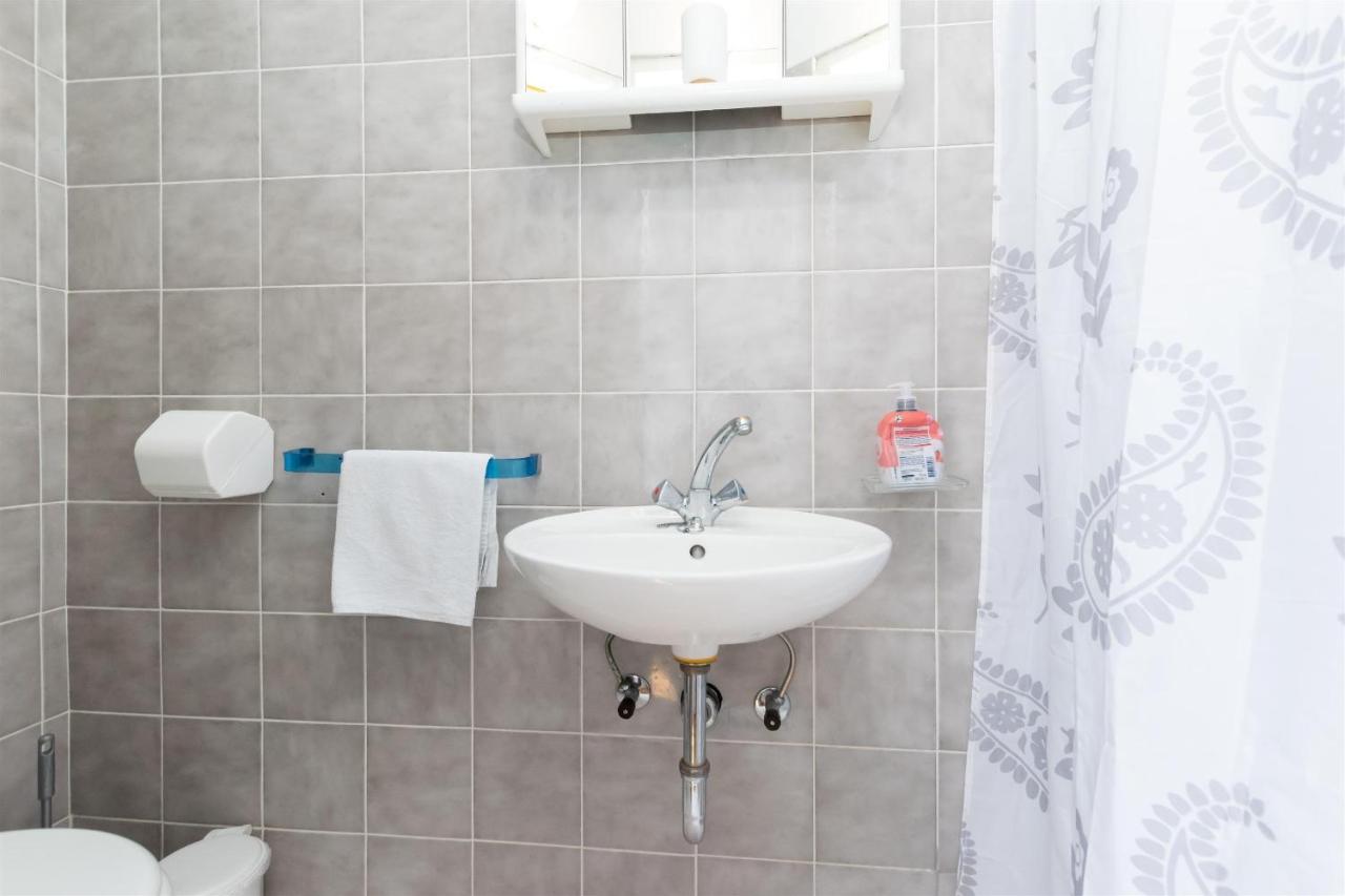 Apartments Biserka Barbat na Rabu Екстериор снимка