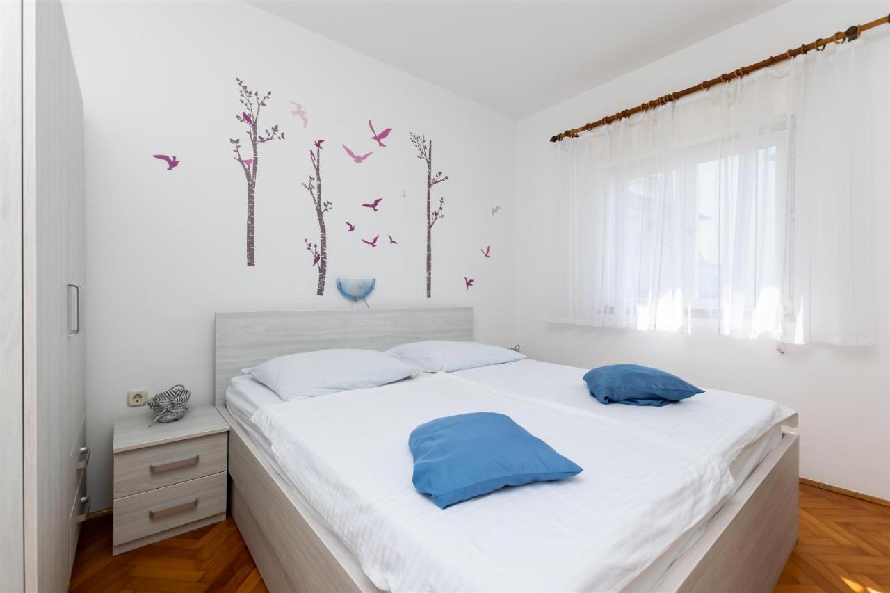 Apartments Biserka Barbat na Rabu Екстериор снимка