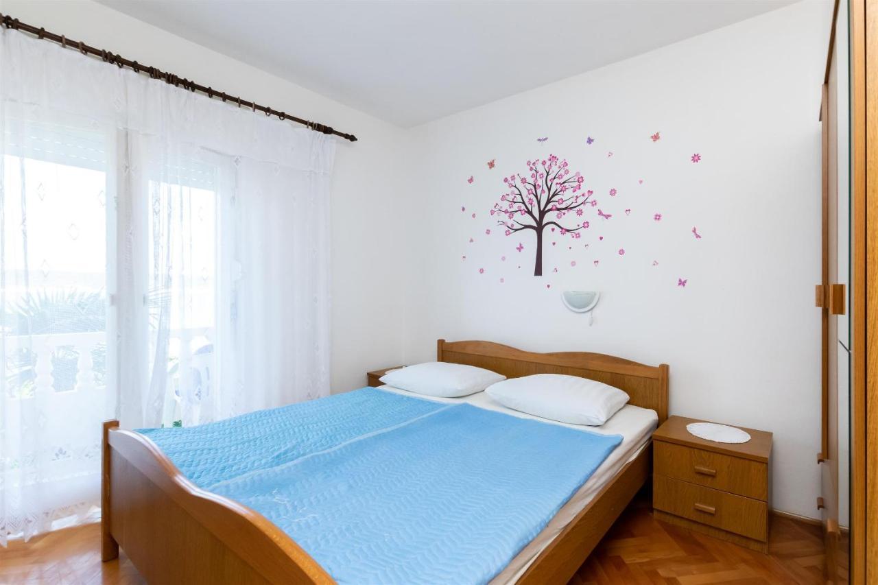 Apartments Biserka Barbat na Rabu Екстериор снимка