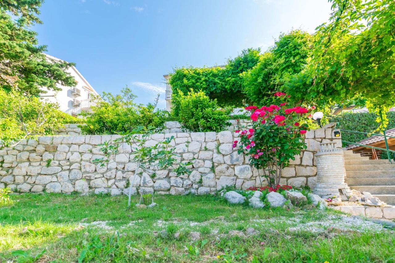 Apartments Biserka Barbat na Rabu Екстериор снимка