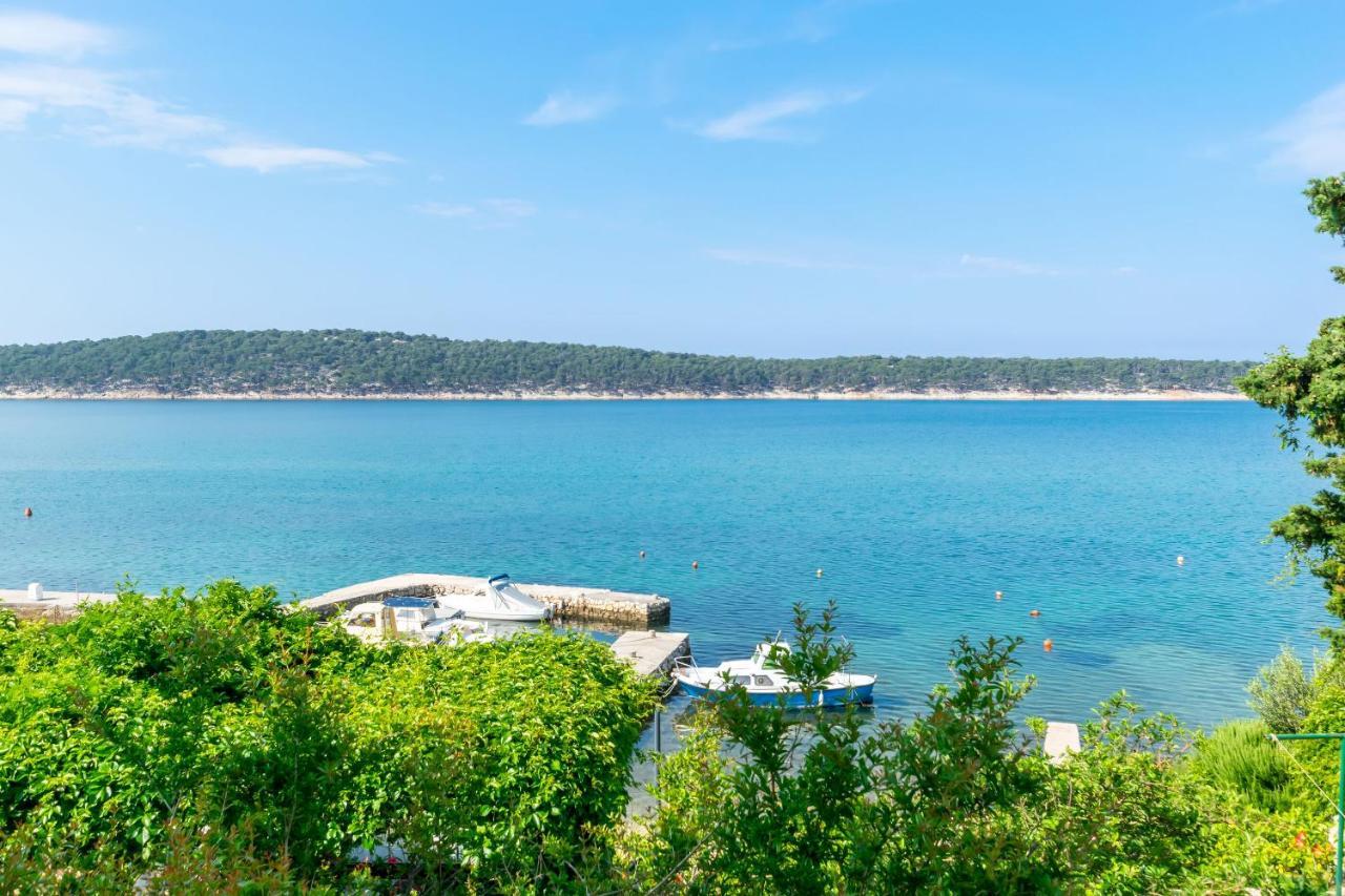 Apartments Biserka Barbat na Rabu Екстериор снимка