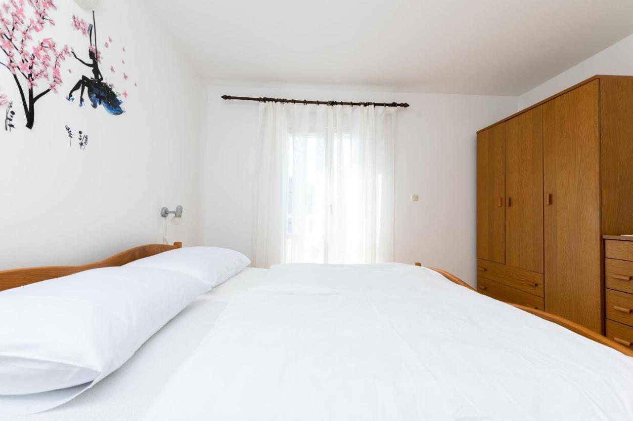 Apartments Biserka Barbat na Rabu Екстериор снимка
