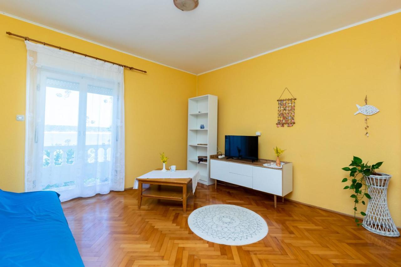 Apartments Biserka Barbat na Rabu Екстериор снимка