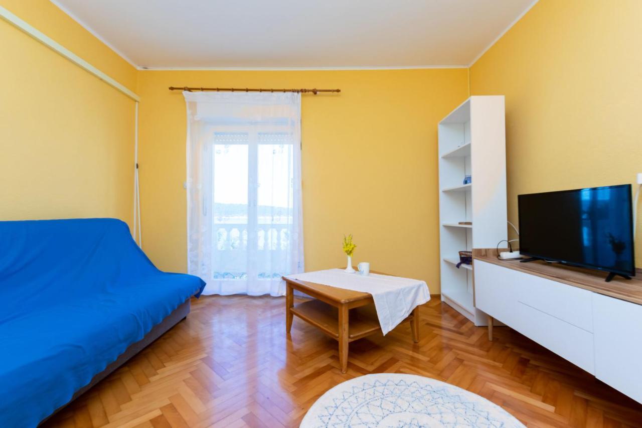 Apartments Biserka Barbat na Rabu Екстериор снимка