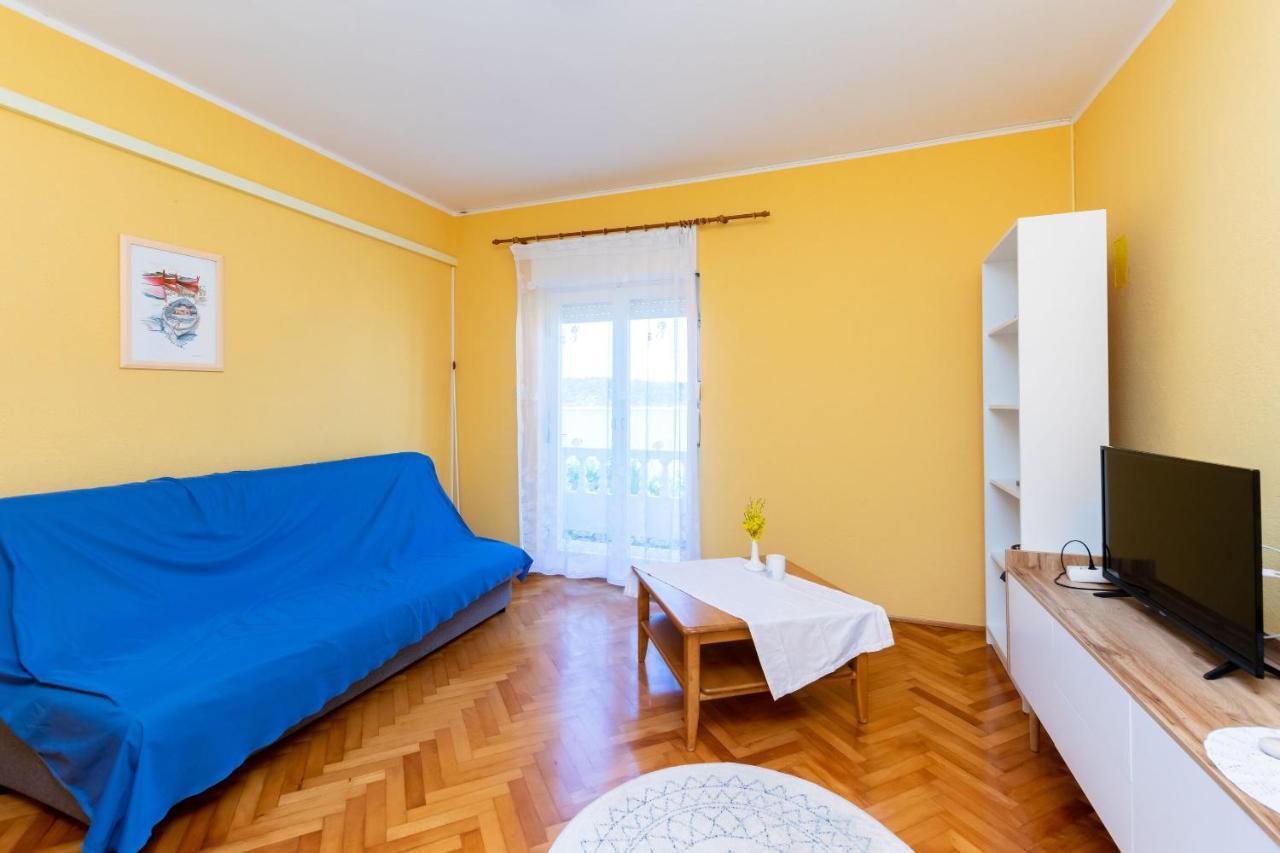 Apartments Biserka Barbat na Rabu Екстериор снимка