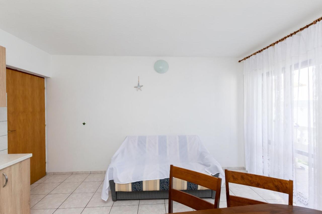 Apartments Biserka Barbat na Rabu Екстериор снимка