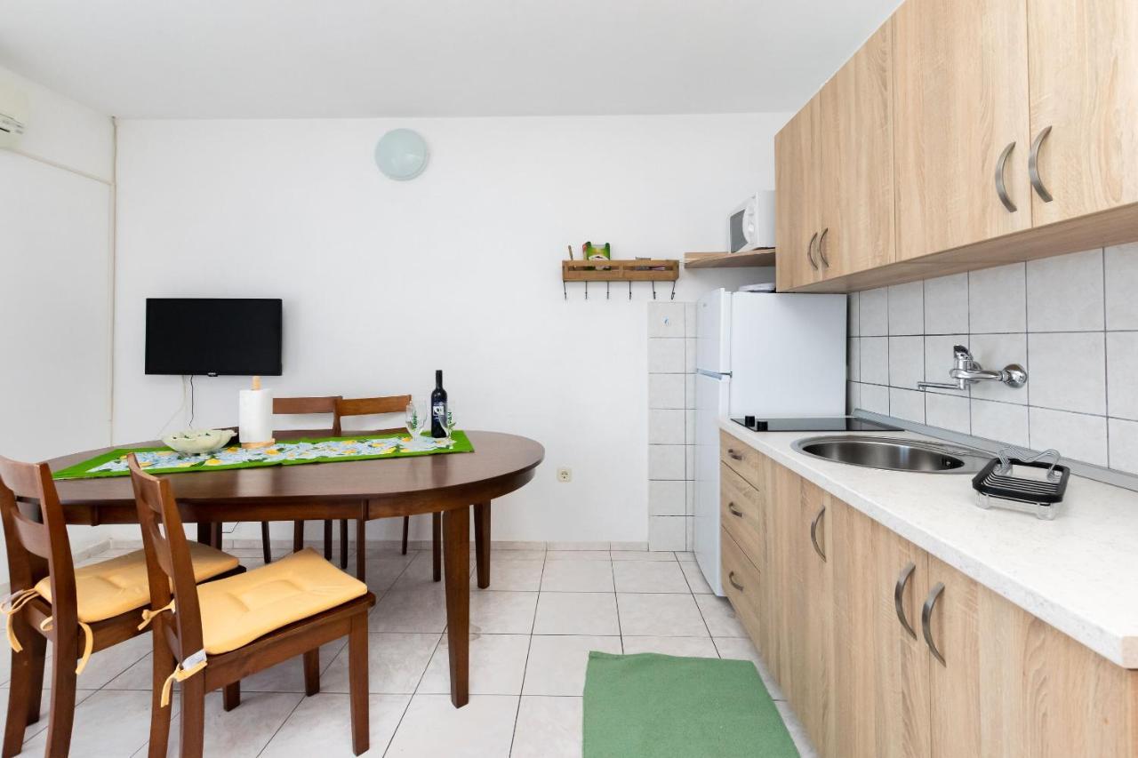 Apartments Biserka Barbat na Rabu Екстериор снимка